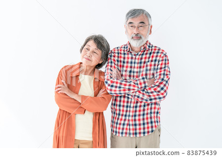 資深夫婦擔心，思考，生氣 83875439