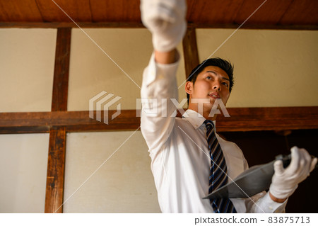 打領帶的男人 83875713