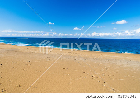 Tottori Sand Dunes and Sanin Coast 83876345