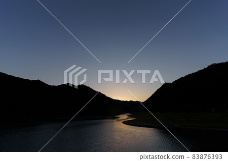 Beautiful evening view of Oshiro Park (Kihoku Town, Kitamuro District, Mie Prefecture) 83876393