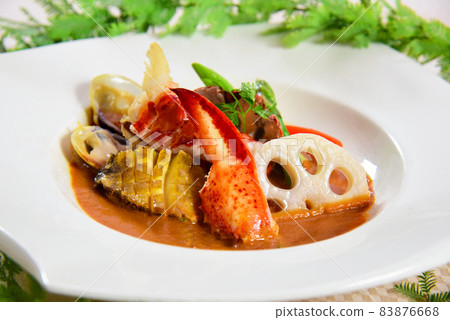 Grilled abalone and lobster 83876668