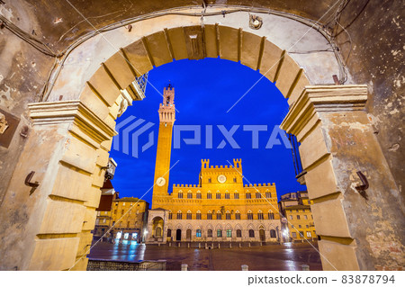 Piazza del Campo in Siena, Italy Piazza del Campo in Siena, Italy 83878794