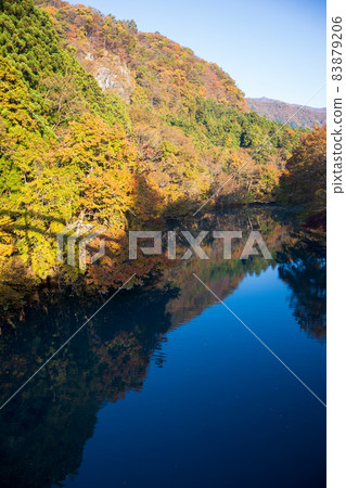 Lake Shima Lake in autumn, Nakanojo Town, Gunma Prefecture Lake Shima Lake in autumn, Nakanojo Town, Gunma Prefecture 83879206