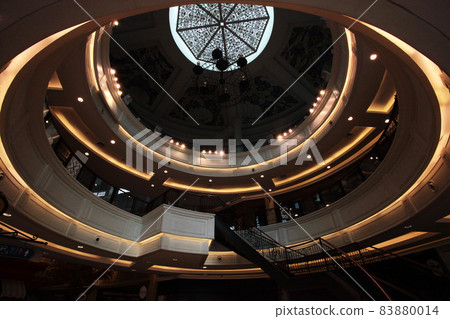 Gorgeous lighting entrance hall of a commercial facility 83880014