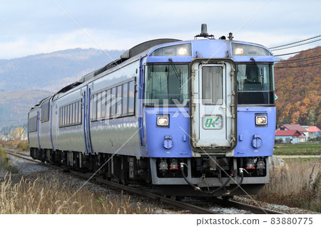 Limited express Okhotsk running on the Sekihoku main line in autumn Limited express Okhotsk 183 series 83880775