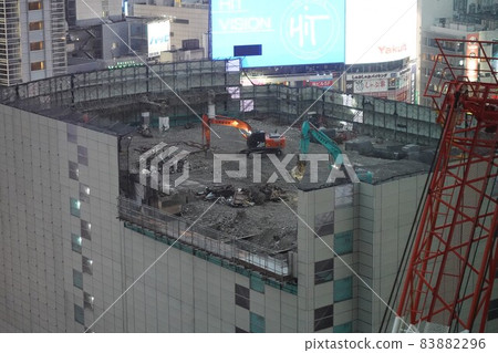 建設中的澀谷車站大樓屋頂 83882296