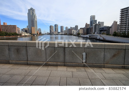 Kachidoki Bridge (Chuo-ku) 83882574