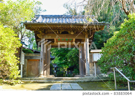 鎌倉安國論寺的大門 鎌倉安國論寺的大門 83883064