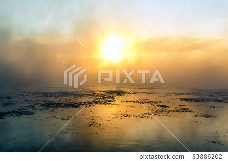 Fog in winter Fog in winter 83886202