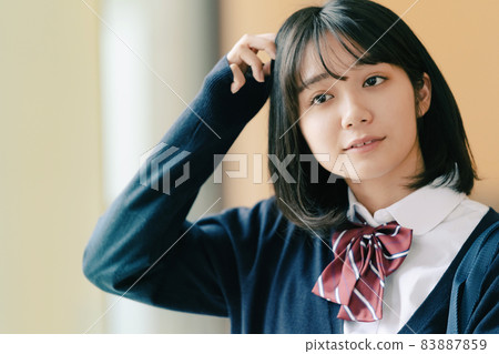 女高中生肖像 83887859