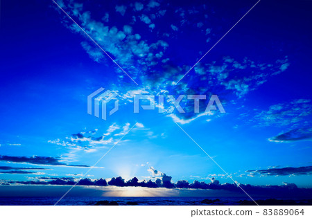 茨城縣常陸那珂市磯崎海岸的日出 茨城縣常陸那珂市磯崎海岸的日出 83889064