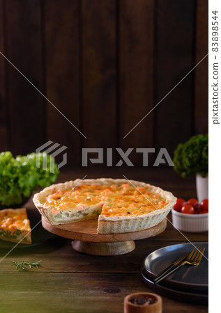 Delicious fresh quiche with broccoli, salmon and cheese 83898544