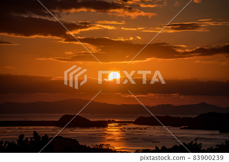 從日本三大名勝之一的松島公園看日出（宮城縣松島町） 83900239