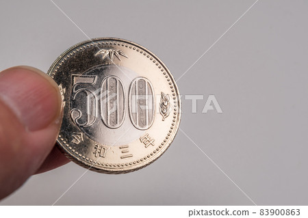 Newly designed 500-yen coin Reiwa 3 years Newly designed 500-yen coin Reiwa 3 years 83900863
