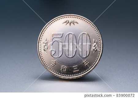 新設計的 500 日元硬幣令和 3 年 83900872