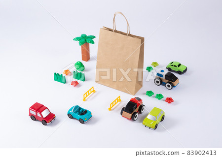 Big sale shopping bag in city 83902413