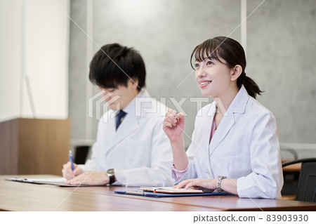 亞洲醫務人員聽講座 83903930