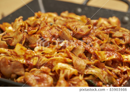 炒甜辣韓國食物激素Gopchang Pokmu 83903986