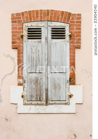 Old shuttered window 83904540