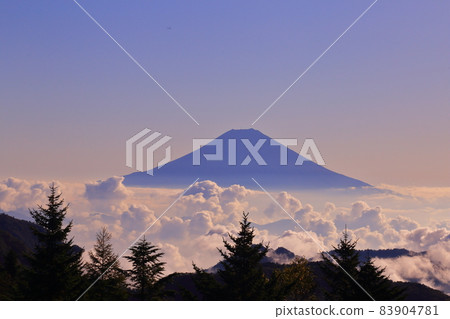 Yamanashi Prefecture x Shizuoka Prefecture Sakai Yamafushidake Venus Line and Uplifted Sea of Clouds x Blue Mt. Fuji Yamanashi Prefecture x Shizuoka Prefecture Sakai Yamafushidake Venus Line and Uplifted Sea of Clouds x Blue Mt. Fuji 83904781