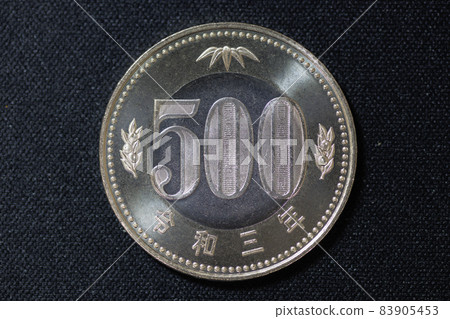 500日元硬幣 83905453