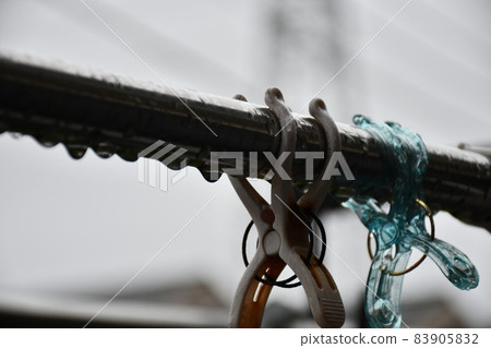 Rain clothesline 83905832