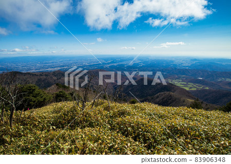 View from Shakagatake (Tochigi) in autumn toward Otawara, Yaita, and Sakura (Ujiie) 83906348