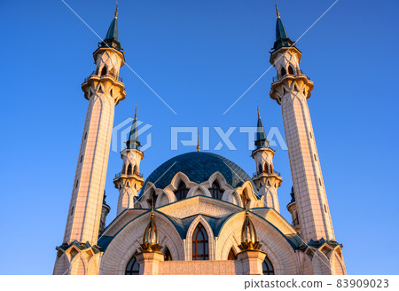 Kul Sharif mosque in Kazan Kremlin at sunset, Tatarstan, Russia 83909023