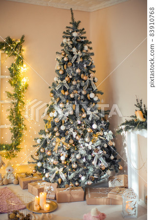 Golden Christmas decorations with large details and a beautiful composition 83910768