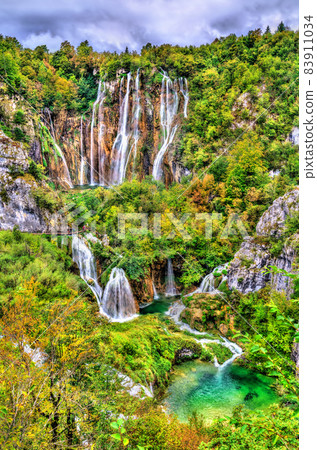 The Veliki Slap Waterfall in Plitvice Lakes National Park, Croatia 83911034