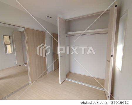 A room 83916612