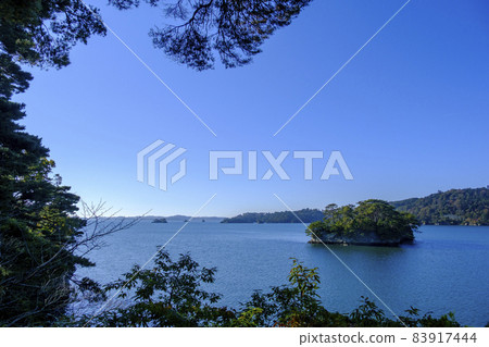 Islands from Fukuurajima 83917444