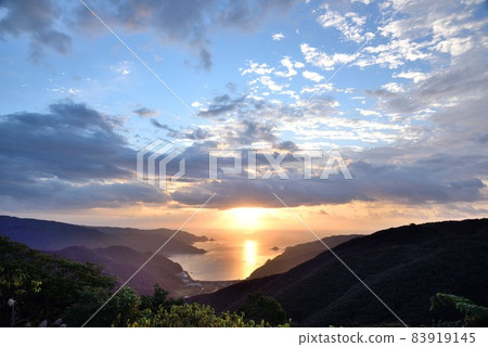 Amami Oshima: Fantastic Isu Bay illuminated by the rising sun Amami Oshima: Fantastic Isu Bay illuminated by the rising sun 83919145