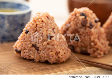 Fermented brown rice rice balls Fermented brown rice rice balls 83919966
