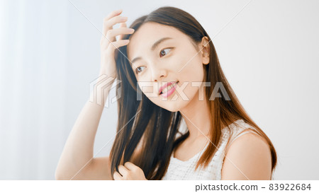 做護髮的少婦 83922684