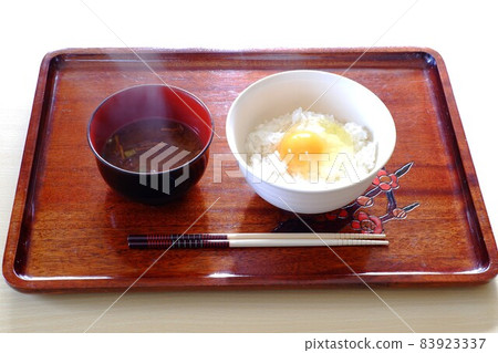 Egg over rice and nameko miso soup (1) Egg over rice and nameko miso soup (1) 83923337