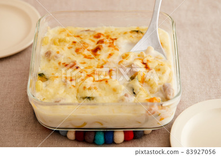 Pumpkin and macaroni gratin 83927056