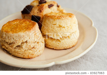 Various types of scones 83927063