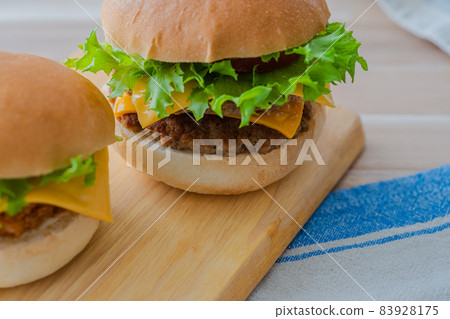 Hamburger close-up tableware material 83928175