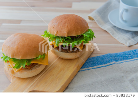 Hamburger close-up tableware material Hamburger close-up tableware material 83928179