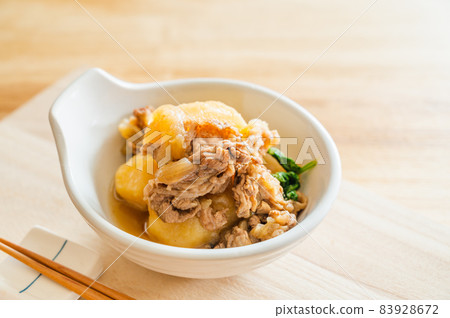 Home-cooked meat and potatoes Home-cooked meat and potatoes 83928672