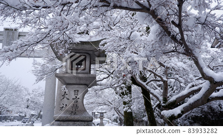 Winter snowy day Yoshibaba 83933282