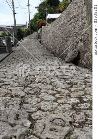 Scenery seen from the cobblestone road of Okinawa trip, Shuri, Kinjo-cho 83938201