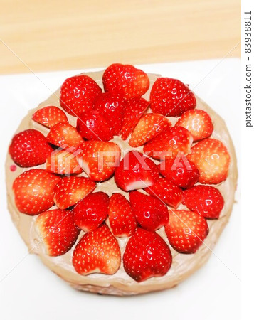 草莓塗在巧克力奶油上（建設中） 83938811