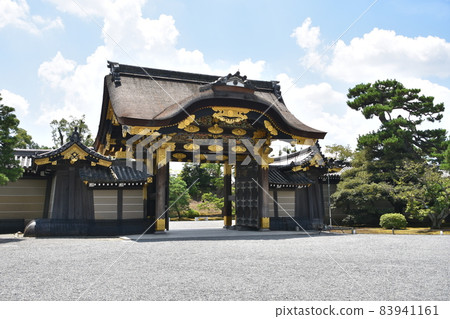 京都唐門二條城的夏日風光 京都唐門二條城的夏日風光 83941161