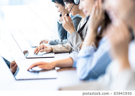 運營商拍攝合作“+SHIFT NO GIZAKA” 83941930