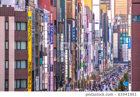 After the cancellation of the Tokyo cityscape of Japan, the state of emergency has been lifted ... Ginza in Hokoten is a threatening crowd ... = November 14 After the cancellation of the Tokyo cityscape of Japan, the state of emergency has been lifted ... Ginza in Hokoten is a threatening crowd ... = November 14 83941981