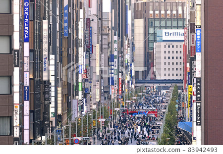 After the cancellation of the Tokyo cityscape of Japan, the state of emergency has been lifted ... Ginza in Hokoten is a threatening crowd ... = November 14 83942493