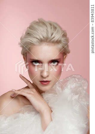 Face woman blonde hair naturalmake up, clear skin. Beauty portret 83943811