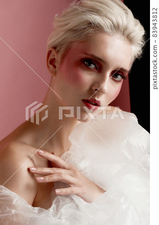 Face woman blonde hair naturalmake up, clear skin. Beauty portret 83943812